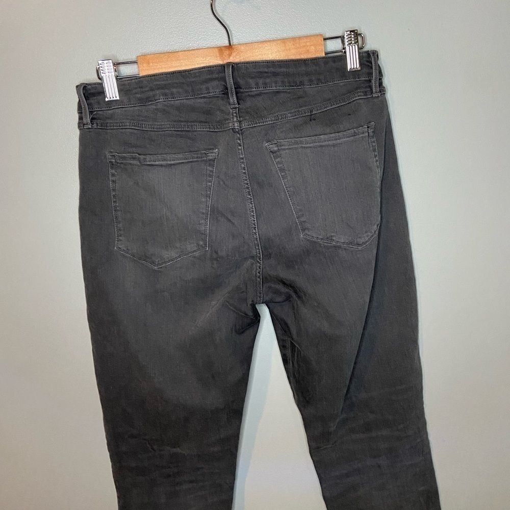 3x1 NYC Busted Knee Mid Rise Skinny in Golf - Picture 6 of 11